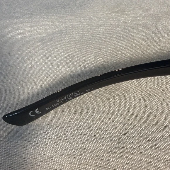 Authentic Gucci Sunglasses with Case - Picture 4 of 5